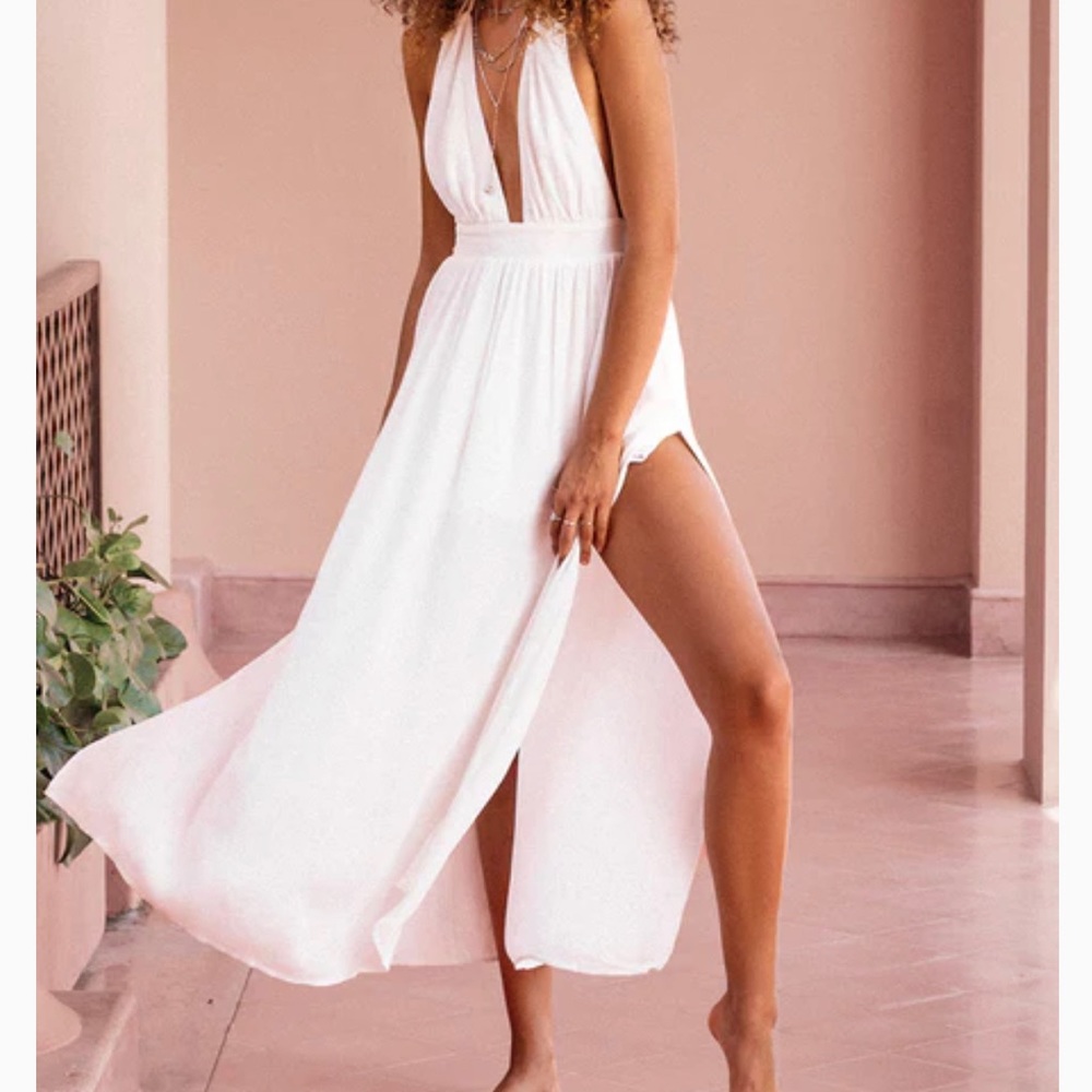 Never been opened cupshe brandy white tassel backless halter dress size medium